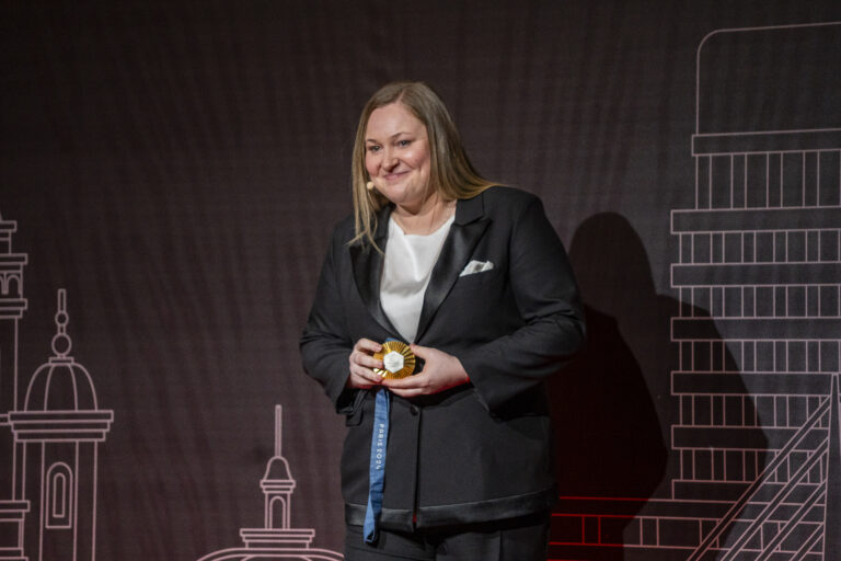 Talks and Folks govornica